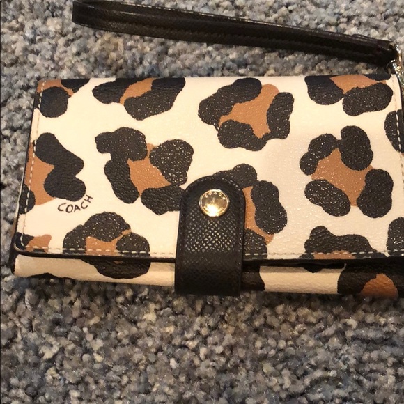 Coach wristlet. EUC